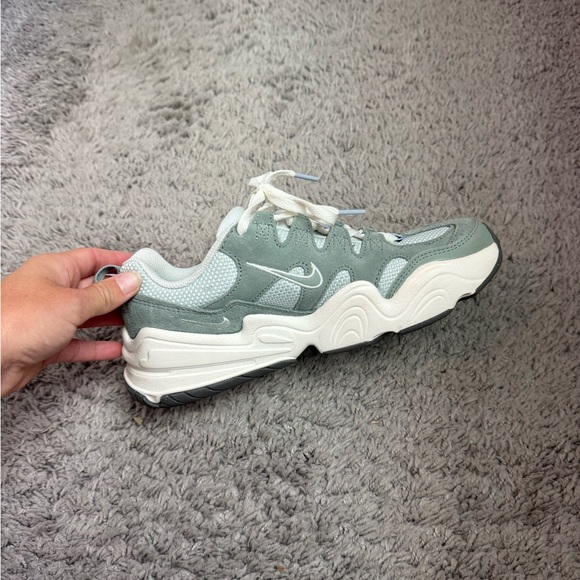 Nike Tech Hera - Picture 3 of 7